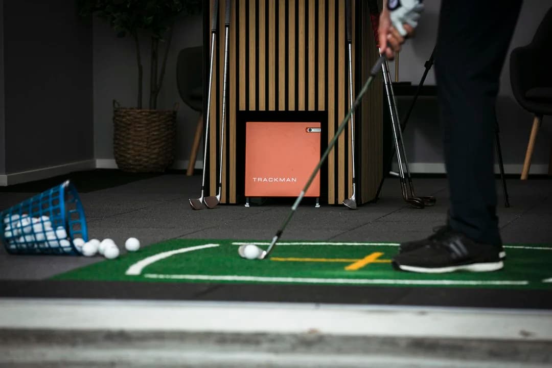Professional fitting studio with TrackMan technology and player at Gonzo's HD Sports